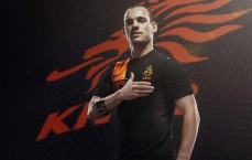 开云综合服务_才踢一场！皇马紧急启动新帅面试 阿韦洛亚忠义接锅震撼足坛