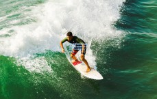 开云中国官网|亚历山大招牌中投突破暴扣齐发，轰39+6+6率雷霆力擒老鹰