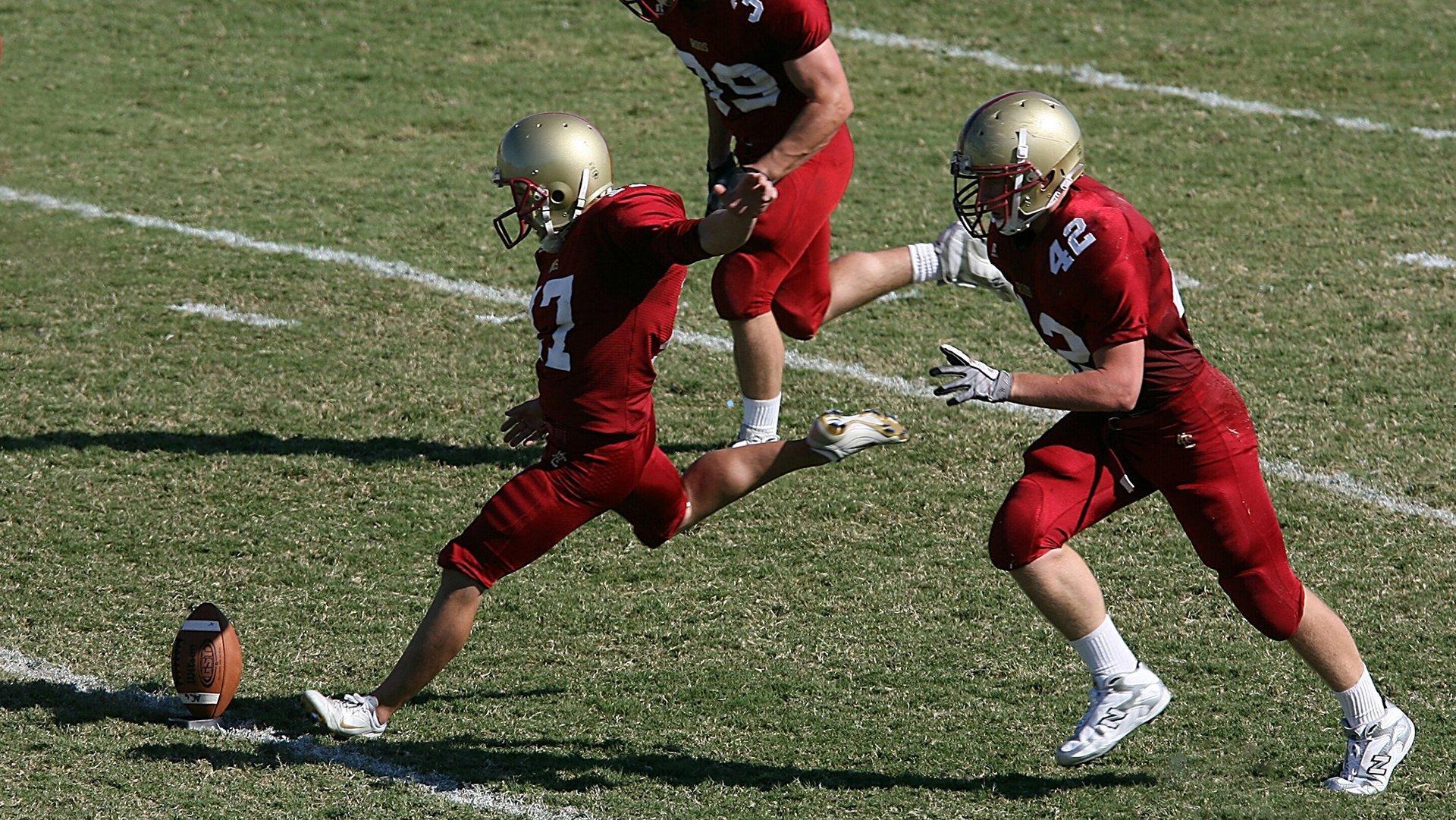 曼城王朝的试金石，英联杯卫冕之路迎来历史性半决赛挑战